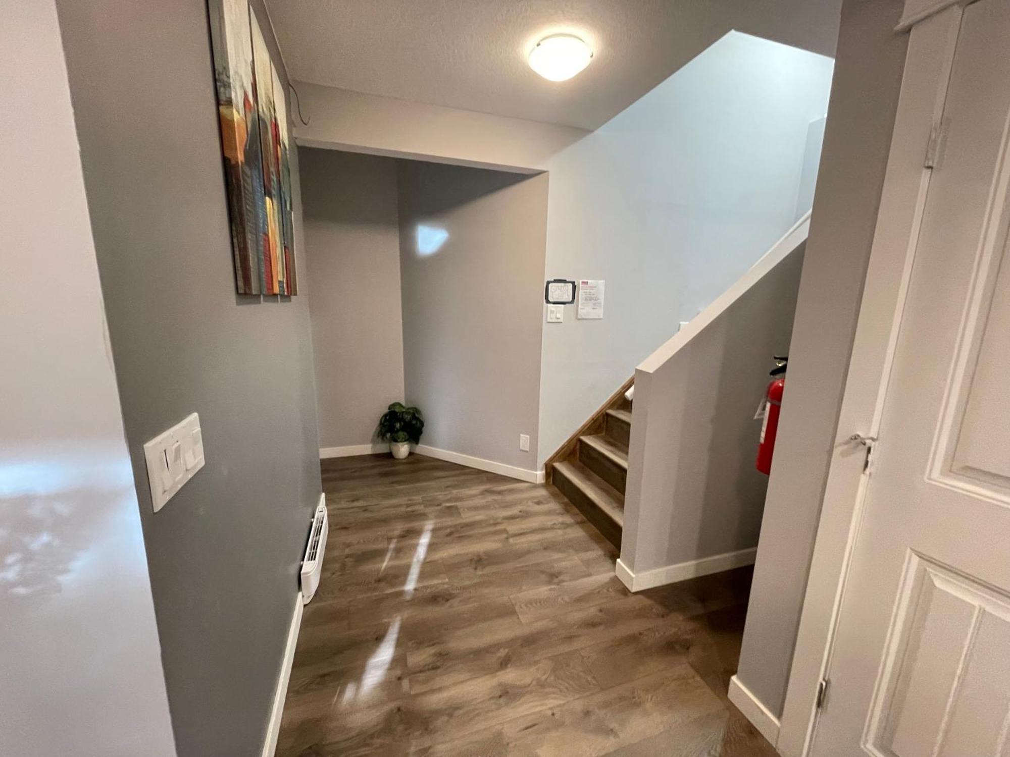 Comfortable And Beautiful Brand-New Suite Bsmt-Two Bedroom, Two Washrooms YYC Kültér fotó